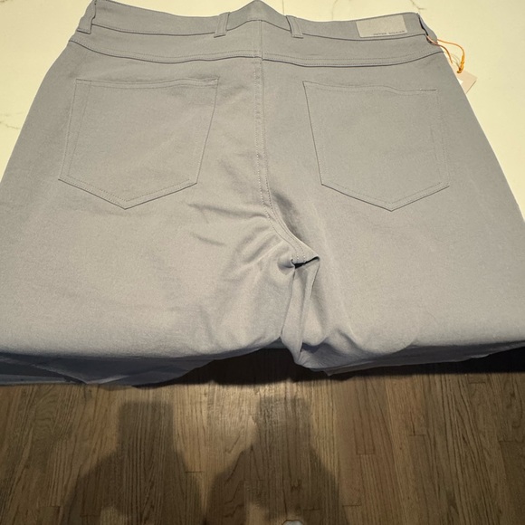 Peter Millar eb 66 5 pocket pants in Gale Grey. - Picture 5 of 5